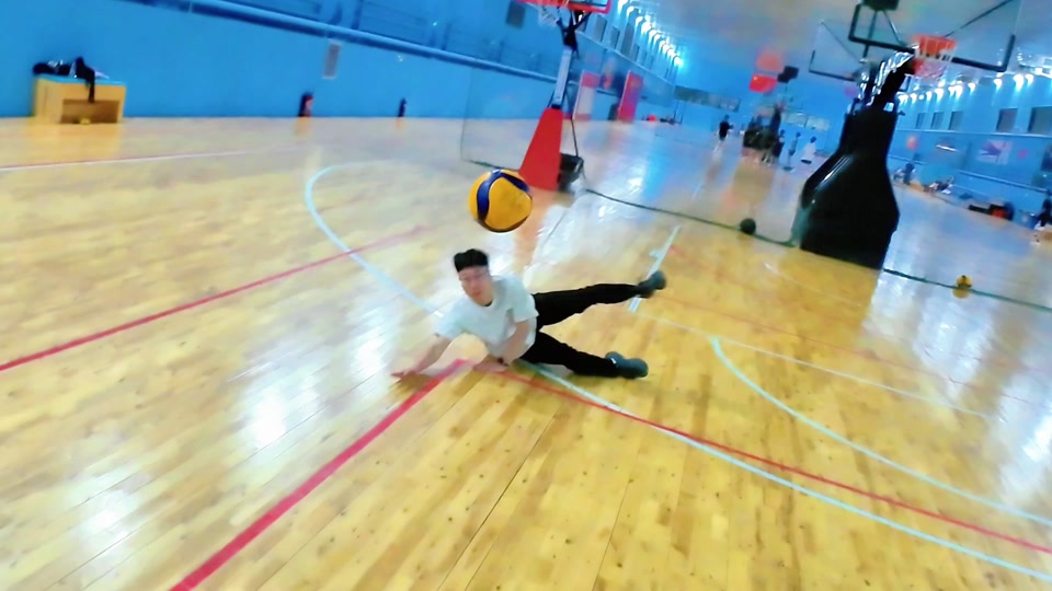 相较之下