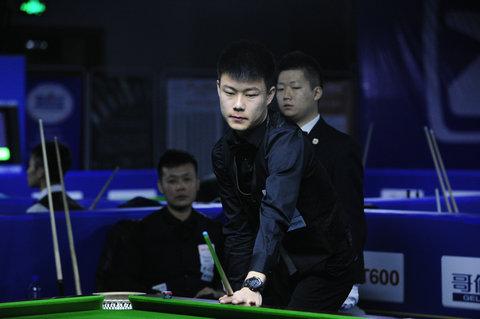 也反映出球 也反映出球